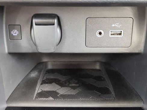 Certified 2025 Nissan Versa SV w/ Trunk Package image 20