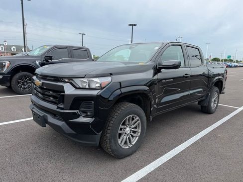 Used 2023 Chevrolet Colorado LT w/ LT Convenience Package II AWD/4WD image 1