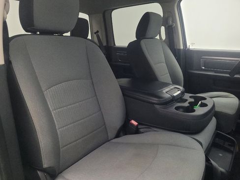 Used 2021 RAM 1500 Classic SLT image 21