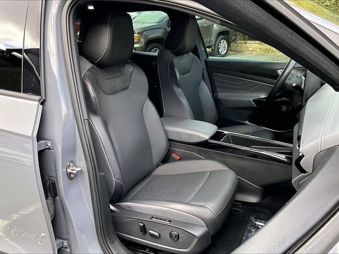 Used 2023 Volkswagen ID.4 S image 7