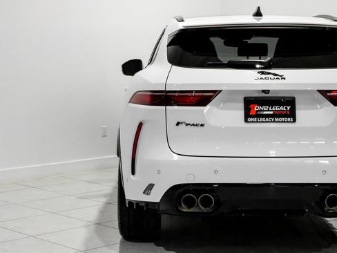 Used 2023 Jaguar F-PACE SVR AWD/4WD image 40