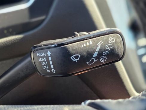 Used 2024 Volkswagen Tiguan Wolfsburg Edition image 42