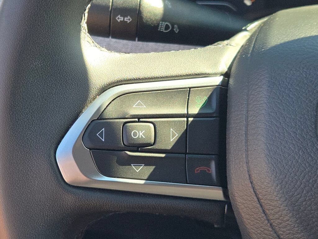 Used 2024 Jeep Compass Latitude AWD/4WD image 33