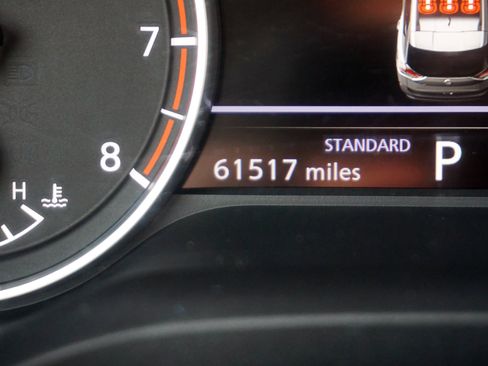 Used 2023 Nissan Rogue SV image 16