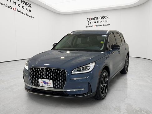 Used 2024 Lincoln Corsair Reserve w/ Equipment Group 201A AWD/4WD image 4