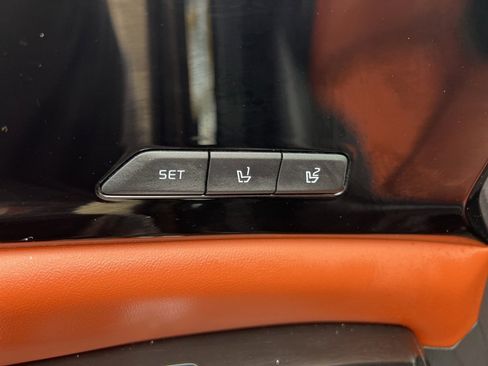 Used 2022 Kia Carnival SX image 24