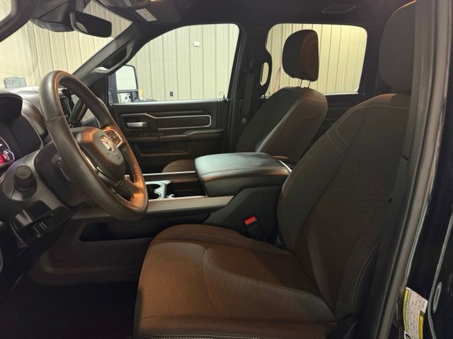 Used 2025 RAM 3500 Big Horn AWD/4WD image 15