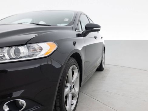 Used 2013 Ford Fusion SE FWD image 12