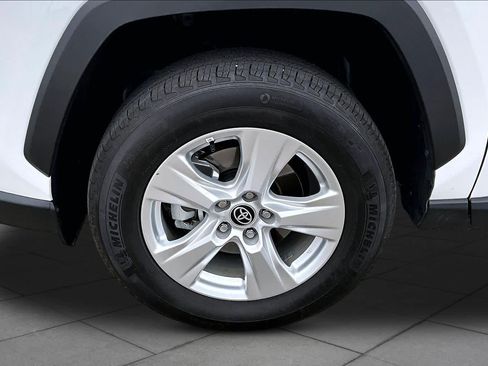 Used 2021 Toyota RAV4 XLE w/ Convenience Package AWD/4WD image 10