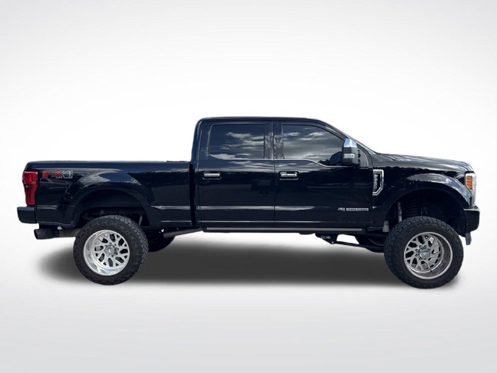 Used 2017 Ford F250 Platinum w/ Platinum Ultimate Package AWD/4WD image 4