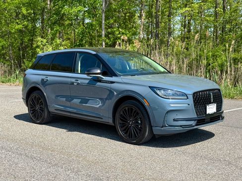 Used 2023 Lincoln Corsair AWD w/ Equipment Group 101A image 1