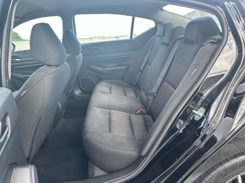 Used 2024 Nissan Altima 2.5 SV FWD image 27