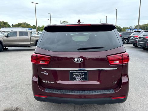 Used 2020 Kia Sedona LX image 4