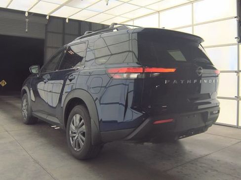 Certified 2025 Nissan Pathfinder SV w/ SV Premium Package FWD image 8