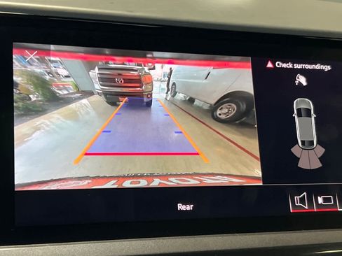 Used 2022 Audi Q4 e-tron Premium Plus image 23