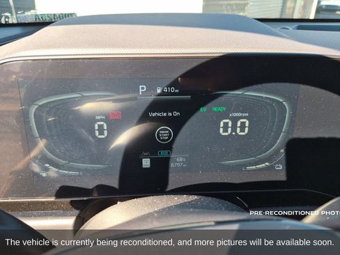 Used 2025 Kia Niro EX FWD image 16
