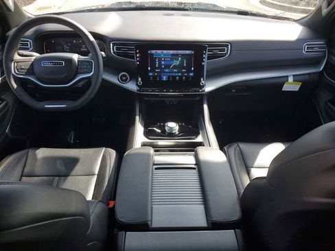 Used 2025 Jeep Wagoneer 4WD w/ Convenience Group I image 17