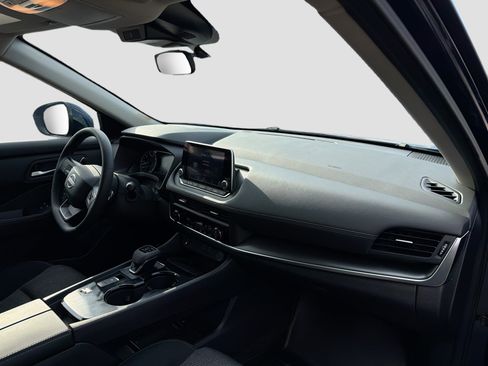 Used 2026 Nissan Rogue SV image 13