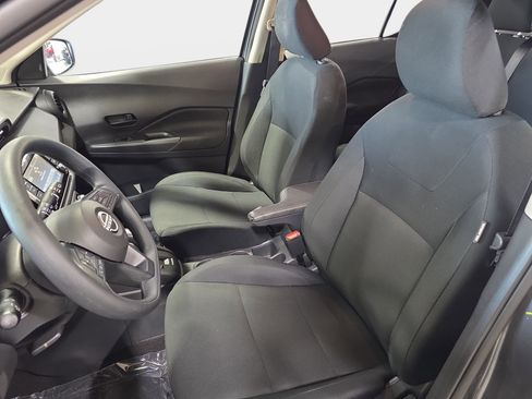 Certified 2025 Nissan Kicks Play S image 14