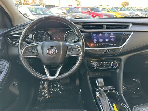 Used 2020 Buick Encore GX Essence w/ Experience Buick Package image 3