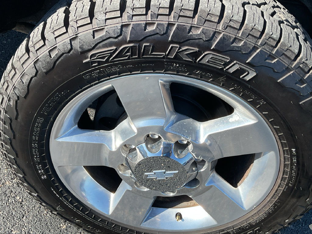 Used 2017 Chevrolet Silverado 2500 LTZ w/ Vortec Plus Package AWD/4WD image 12