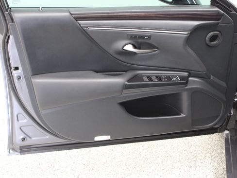 Used 2020 Lexus ES 350 w/ Premium Package FWD image 12