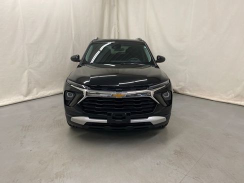 Used 2025 Chevrolet TrailBlazer LT AWD/4WD image 3