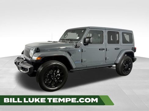 Used 2025 Jeep Wrangler Unlimited Sahara w/ Safety Group AWD/4WD image 1