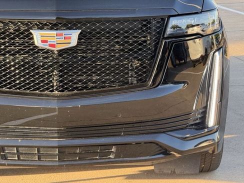 Used 2024 Cadillac Escalade Sport Platinum w/ LPO, Floor Liner Package AWD/4WD image 8