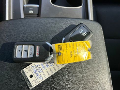 Used 2018 Honda Accord Sport image 31