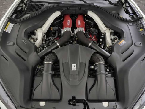 Certified 2019 Ferrari Portofino RWD image 34