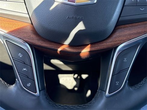 Used 2025 Cadillac XT5 Premium Luxury image 17