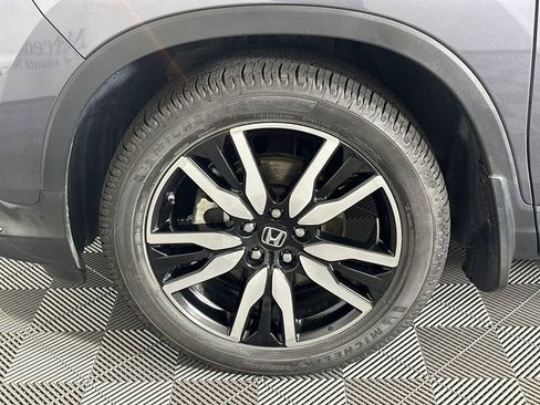 Used 2022 Honda Pilot Touring image 11