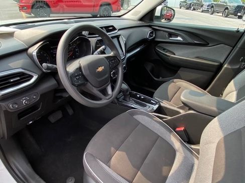 Used 2023 Chevrolet TrailBlazer LT w/ Convenience Package FWD image 13