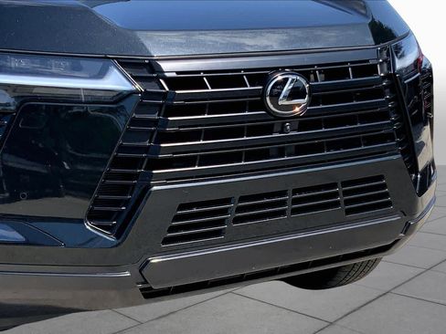 Used 2025 Lexus GX 550 w/ Cold Area Package AWD/4WD image 27