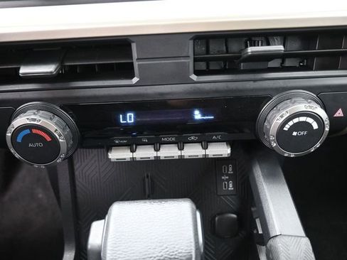 Used 2024 Toyota Tacoma TRD Off-Road image 3