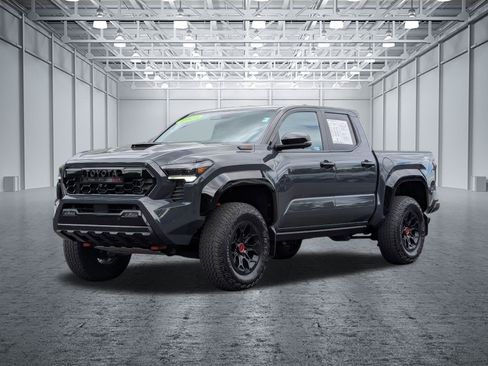 Used 2025 Toyota Tacoma TRD Pro AWD/4WD image 9