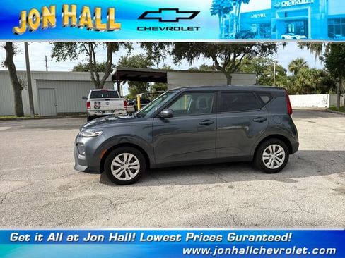 Used 2020 Kia Soul LX FWD image 3
