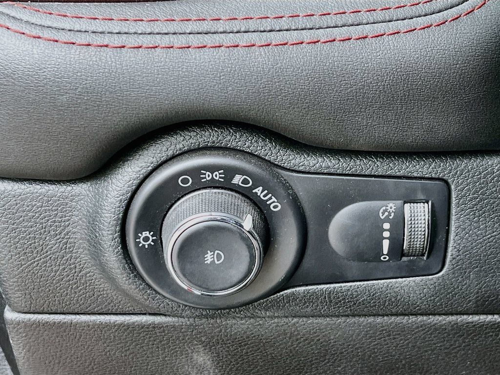 Used 2023 Dodge Durango Citadel RWD image 10