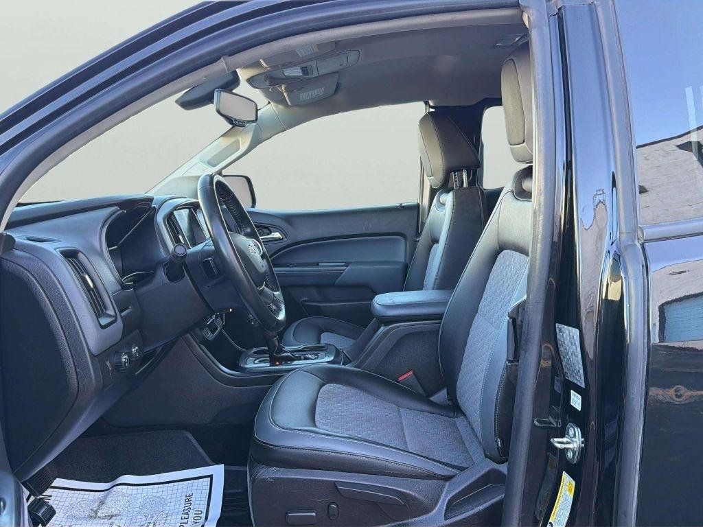 Used 2018 Chevrolet Colorado Z71 w/ Z71 Midnight Edition AWD/4WD image 10