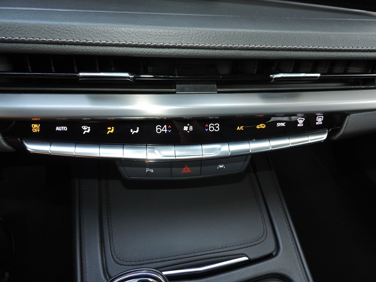 Certified 2025 Cadillac XT4 Premium Luxury FWD image 18