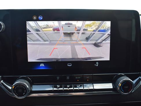 Used 2025 Chevrolet Colorado W/T RWD image 37