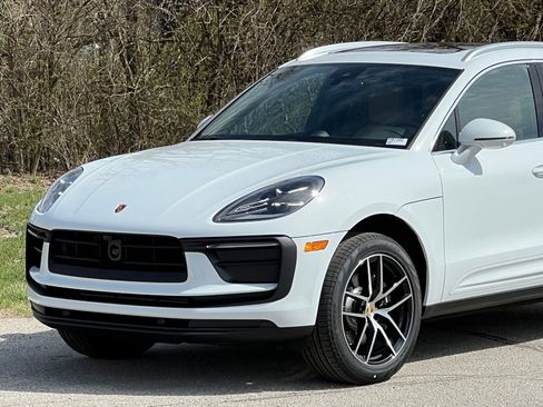 New 2026 Porsche Macan image 11
