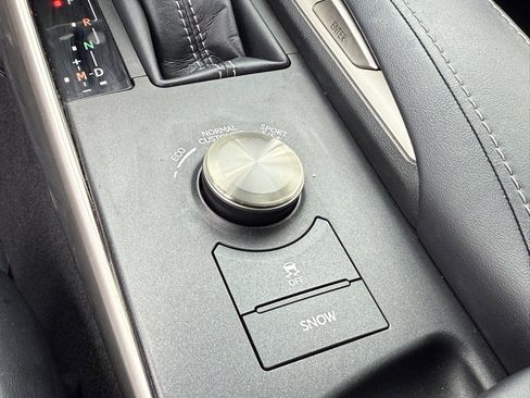 Used 2018 Lexus IS 350 image 27