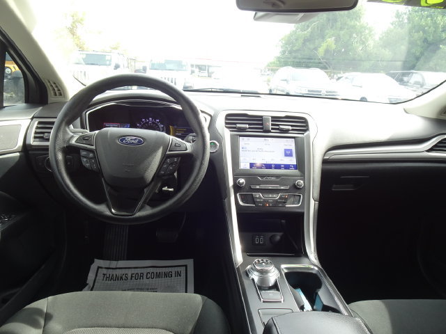 Used 2019 Ford Fusion SE FWD image 19