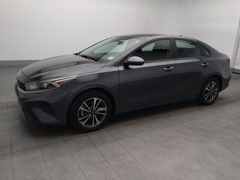Used 2024 Kia Forte LXS FWD image 2