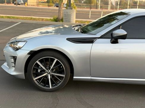 Used 2018 Toyota 86 image 10