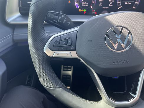 Certified 2026 Volkswagen Tiguan SE R-Line FWD image 16