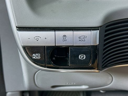 Used 2024 Hyundai Ioniq 5 SEL image 16