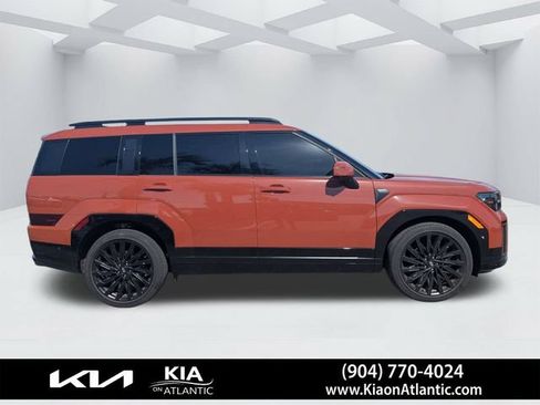 Used 2024 Hyundai Santa Fe Calligraphy FWD image 2